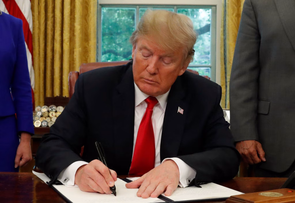 Trump signs English as Official Language in US